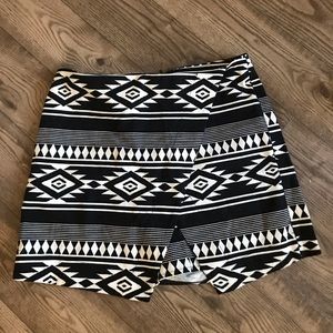 Black & White Tribal Print Hollister Skirt/Skort